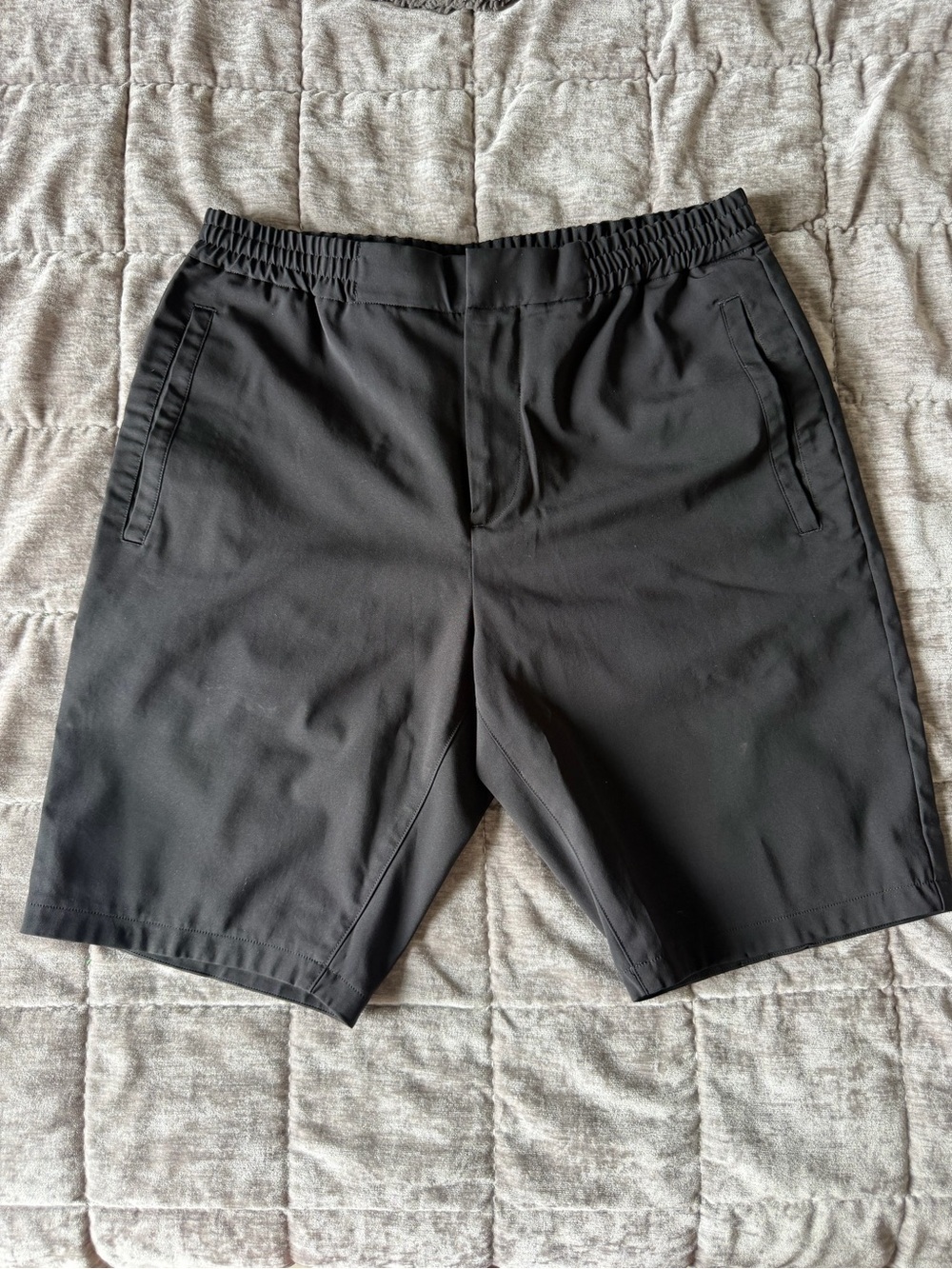 Men's THEORY Black Elastic-Waist Performance Shorts Size 31 - 8” inseam